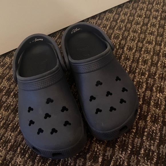 Walt Disney World Official Disney Mickey Mouse Crocs - Picture 2 of 5